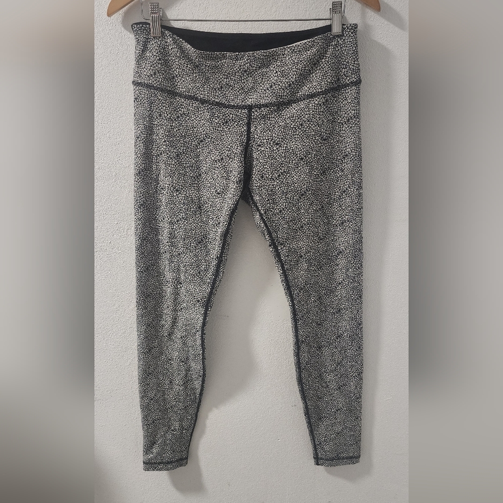 Lululemon Black and White Floral Push Petal Leggings Size 10